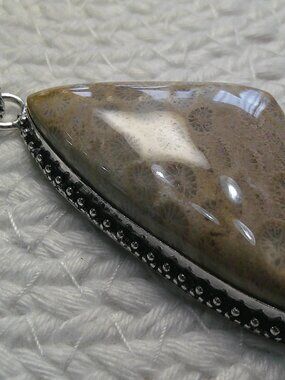 Natural TAN FOSSIL CORAL Handmade Sterling 925 Pendant/Chain #611E